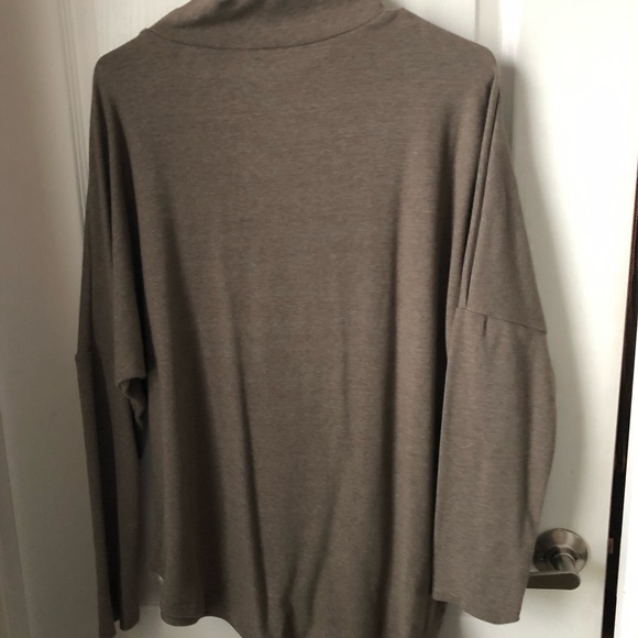 Tan sweater - Picture 2 of 3